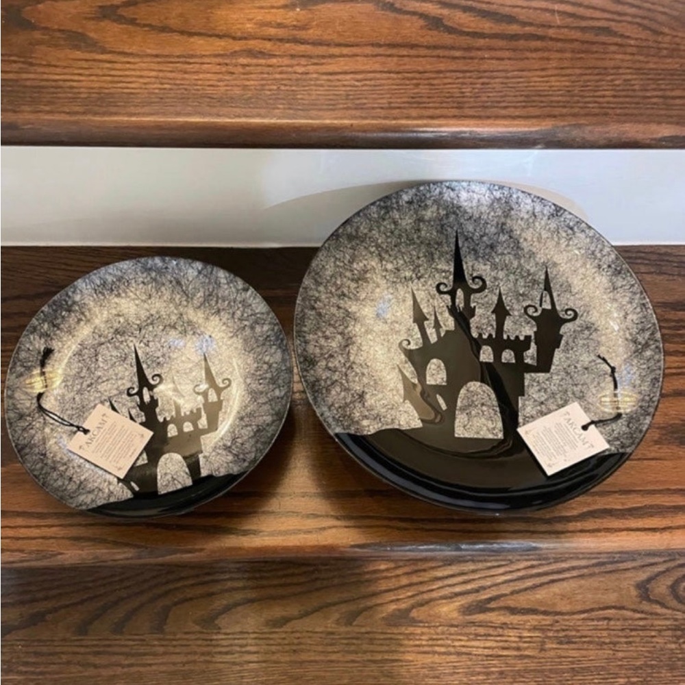 AKCAM BLACK/ GREY HALLOWEEN“HAUNTED HOUSE” PLATE STANDS SET OF 2